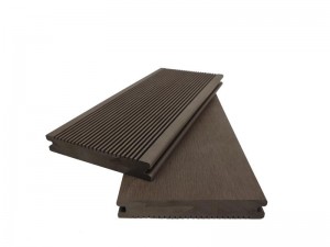 Decking tradizionale in WPC, solido, di buon carattere, pavimento 137x23 mm con superficie piana, due tipi, durevole, di lunga durata, per esterni