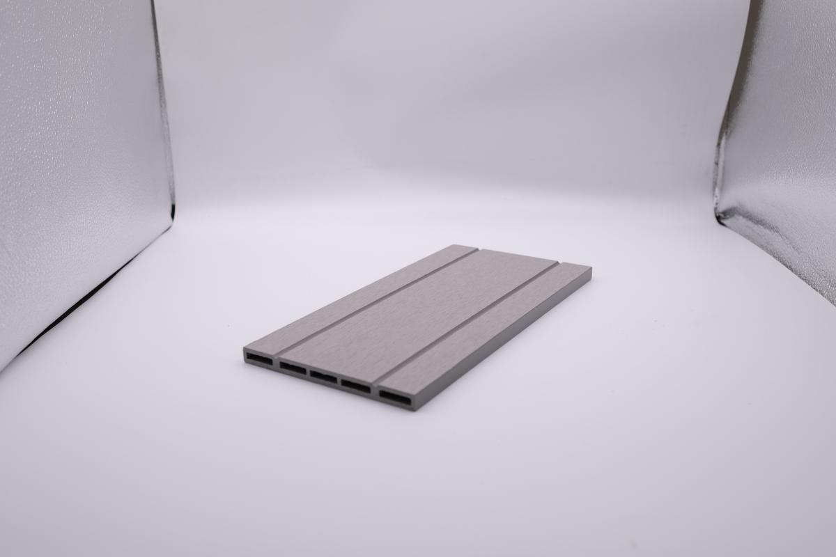 傳統圍籬鋁板條空心143×13，實心67×15 96×11 112×9.5用於外部裝潢特色圖片