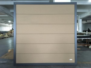 لوحة WPC المبارزة التقليدية المجوفة 9 فتحات مربعة 293 × 20 مم بناء حديث عالي الجودة للحديقة الخارجية