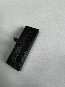 Fabrikgroßhandel für Gummi-Kunststoffteile, Verbindungsstück aus Edelstahl, Schrauben für Terrassendielen mit Clips