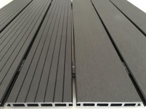 Traditionelle WPC-Terrassendiele, hohl, 4 quadratische Löcher, 144 x 21 mm, Duo, hellgrau, einfach zu installieren, Neupreis
